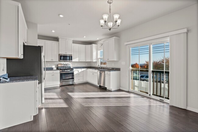 Building Photo - 311 Sunrise Ct