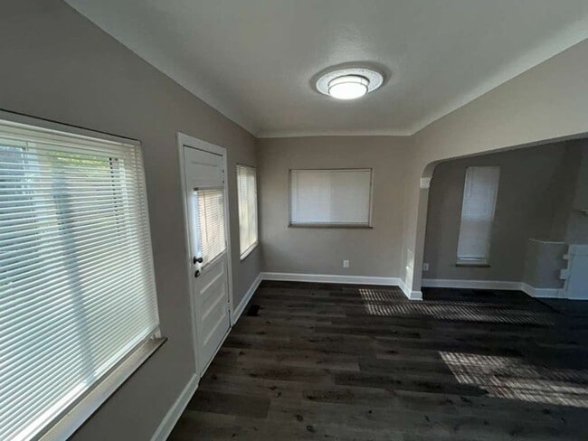 Building Photo - Beautiful Renovated Colonial