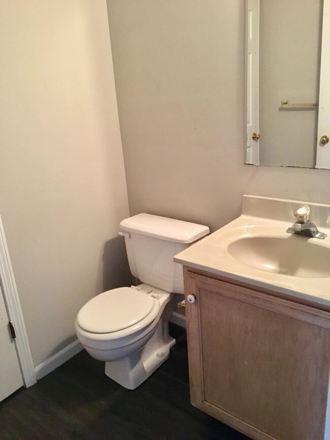 Building Photo - 2216 Live Oak Ln