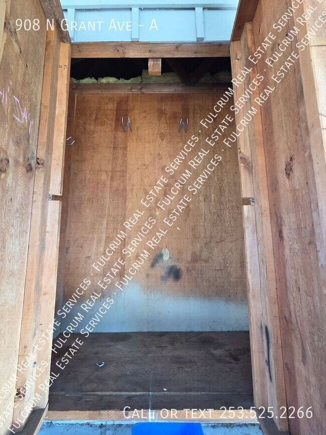 Building Photo - 908 N Grant Ave