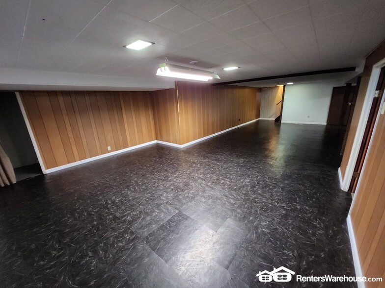 Building Photo - 3125 Brookshire Dr