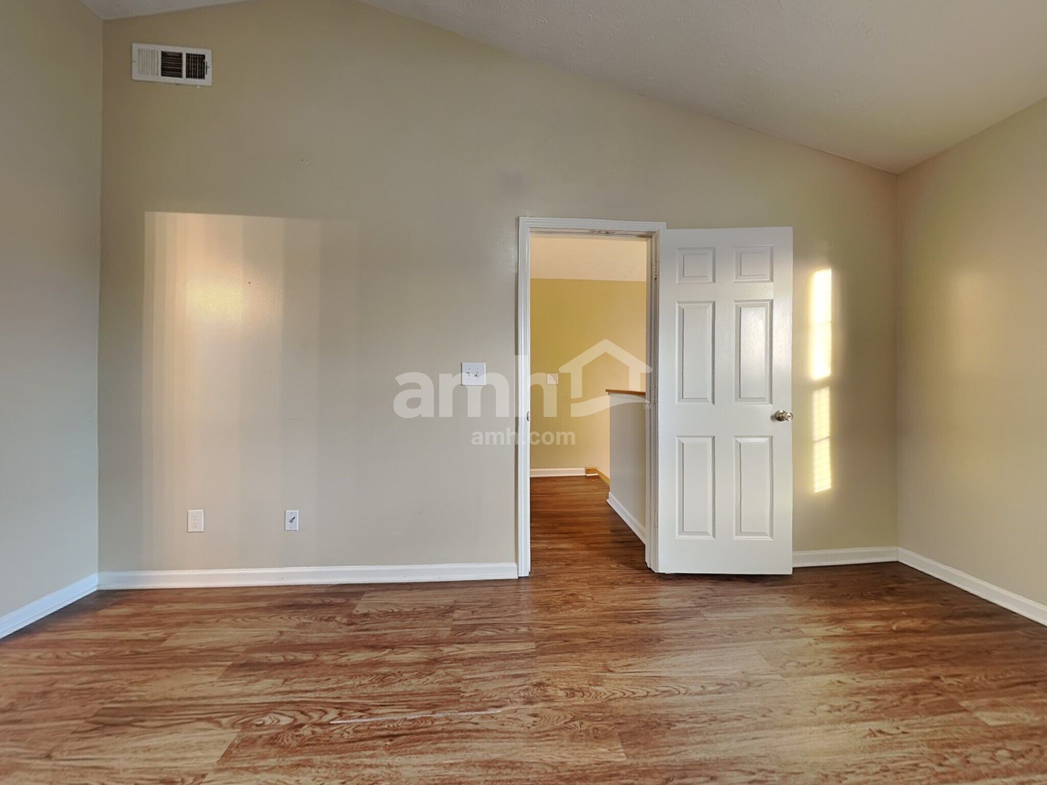 Building Photo - 12111 Pepperwood Dr