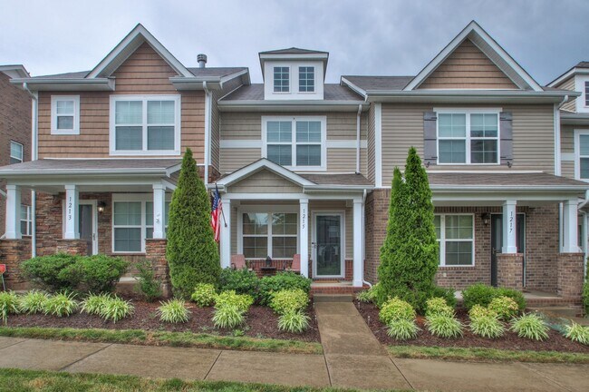 Primary Photo - 1215 Riverbrook Dr