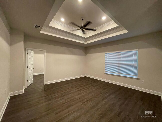 Building Photo - 30837 Semper Dr