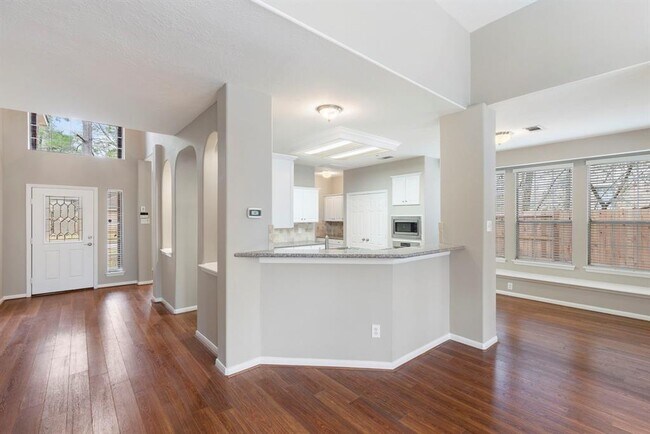 Building Photo - 138 W Bristol Oak Cir