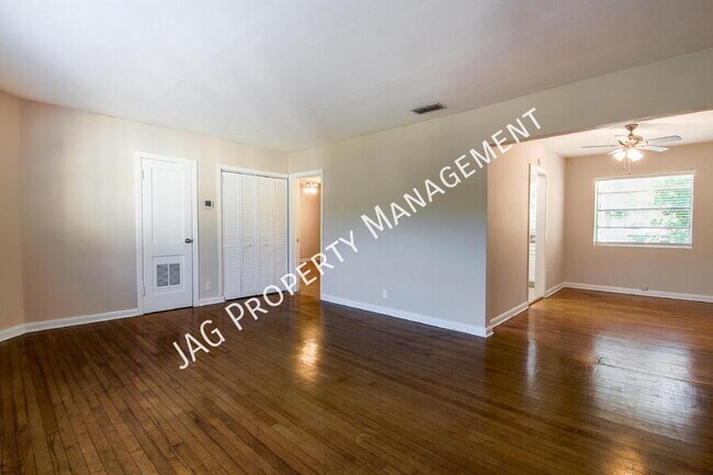 Building Photo - 2761 St Johns Ave