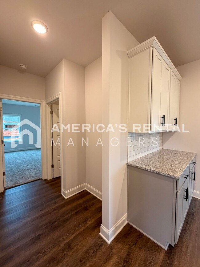 Building Photo - Elegant 4 Bedroom Retreat in Meridianville!