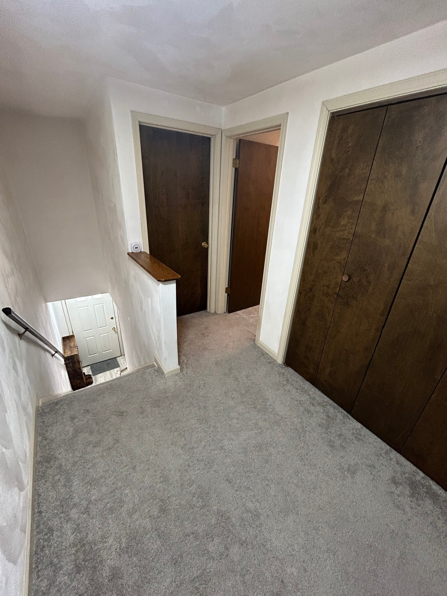 Upstairs hallway - 14 Chelsea Sq