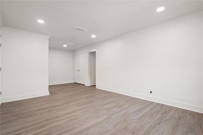 Building Photo - Brand New Condo Unit