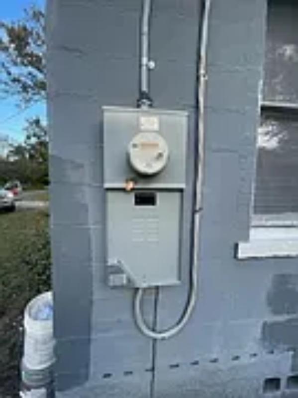 Building Photo - 256 Vernis Ave