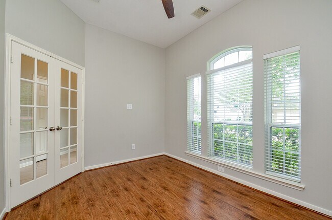 Building Photo - 24514 Springwood Glen Ln