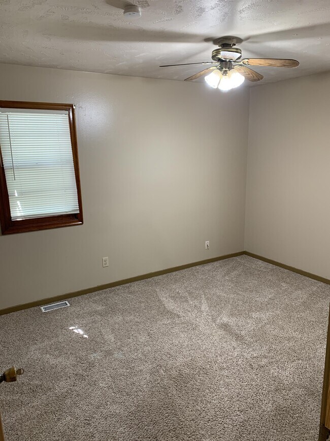 Building Photo - 5538 N 65th St