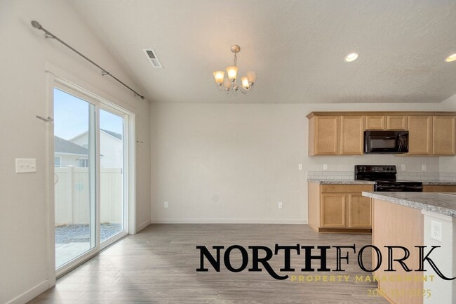 Building Photo - Charming Home for Rent in Caldwell