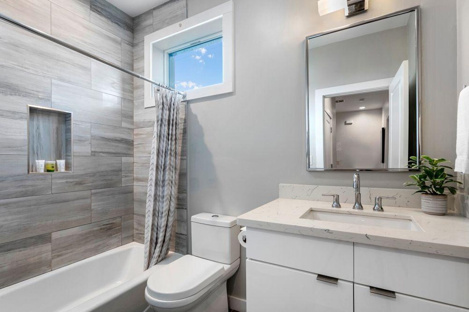 Building Photo - 3737 Bienville Ave