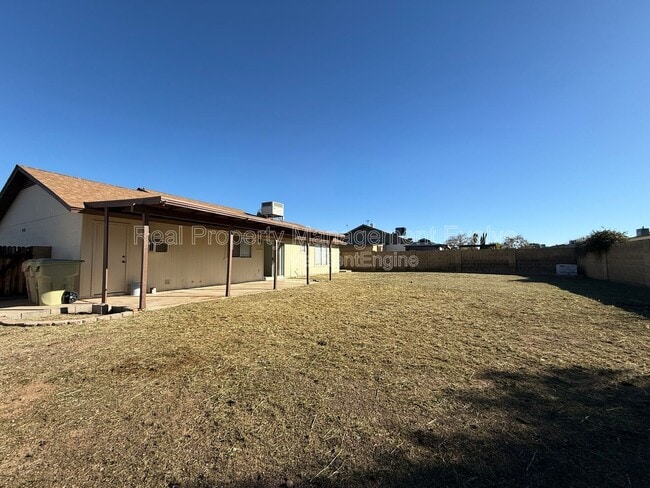 Building Photo - 6437 W Sierra St
