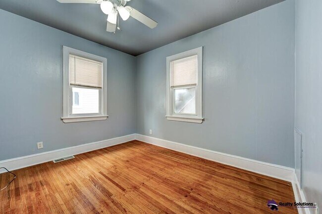 Building Photo - 817 Union Ave