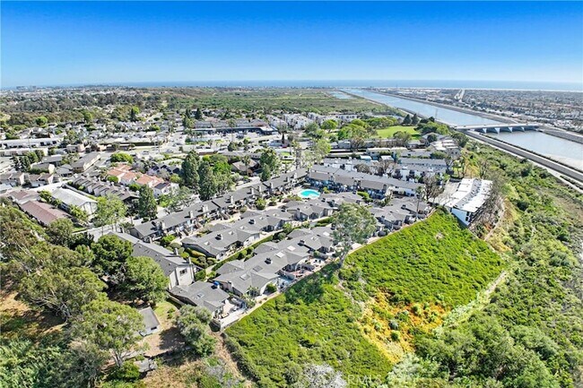 Building Photo - 2175 Pacific Ave