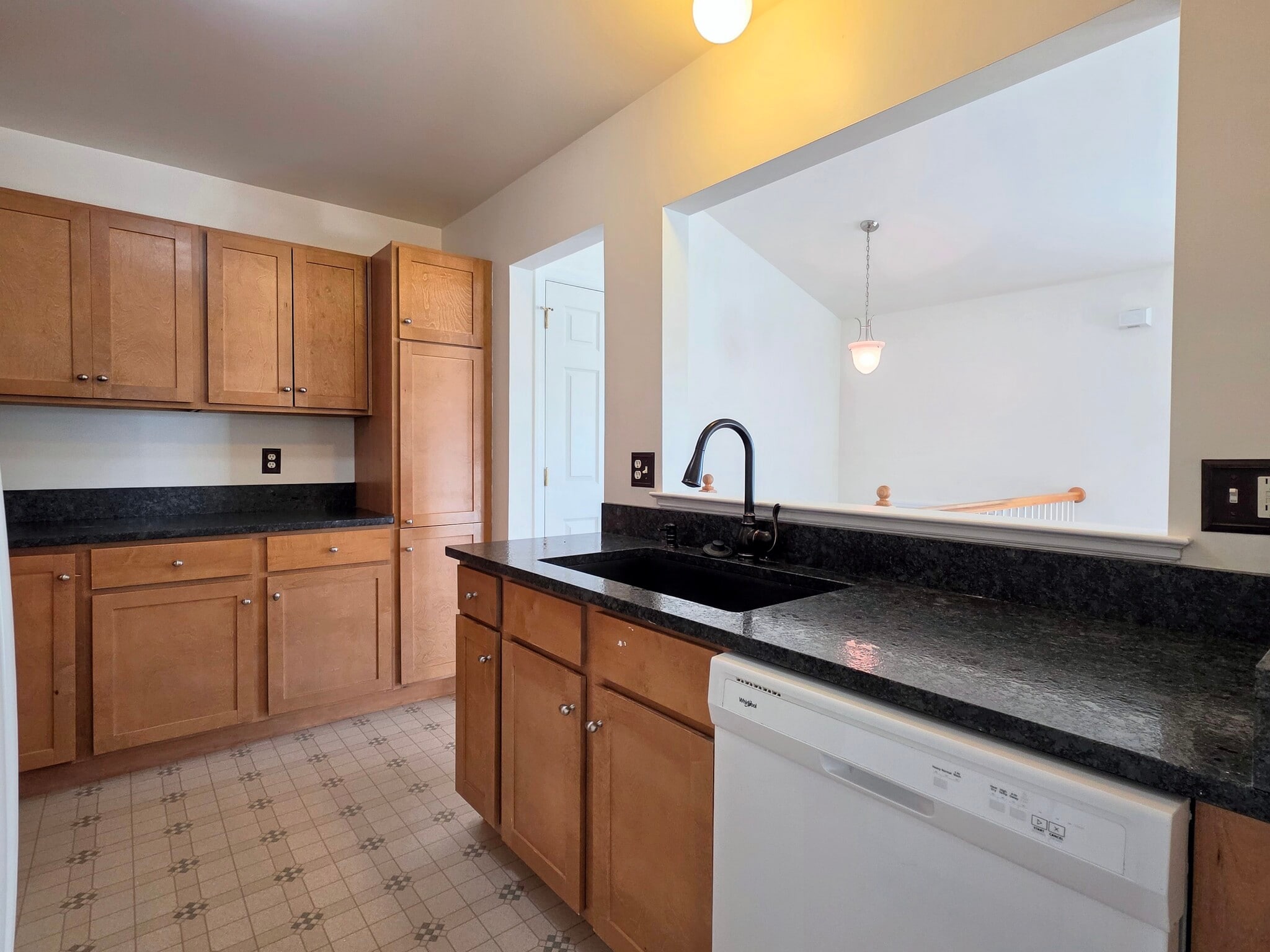 Building Photo - 521 Fox Ridge Ln