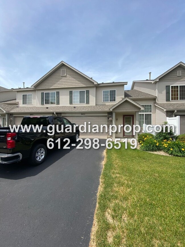 Building Photo - Lino Lakes Townhouse Available June 1, Open Floor Plan, Vaulted Ceilings, Fireplace, Loft, 2 Car ...