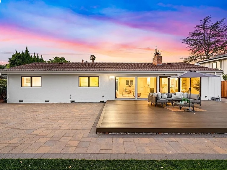 Building Photo - 627 E Angela St