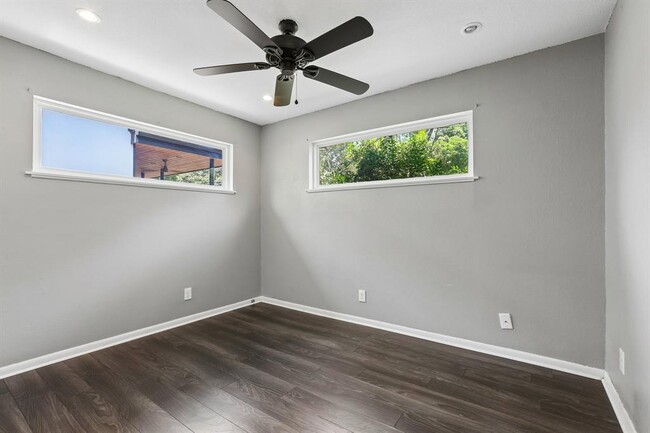 Building Photo - 4523 Avenue H