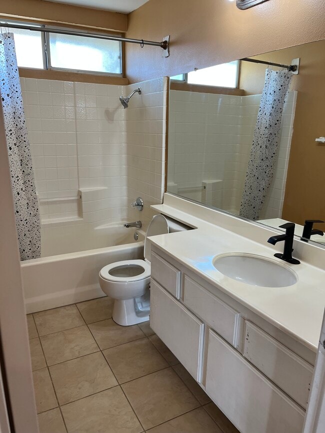 Building Photo - 383 Camden Ct