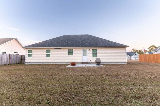 Building Photo - Ready NOW! Close to MARSOC, Stone Bay & MCB Camp LeJeune Sneads Ferry Gates