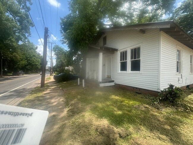 Building Photo - One Bedroom One Bath in Alexandria