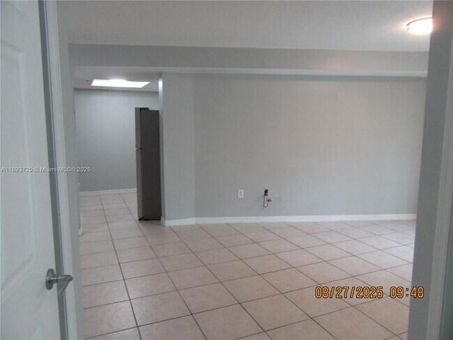 Building Photo - 2475 NW 16th St Rd