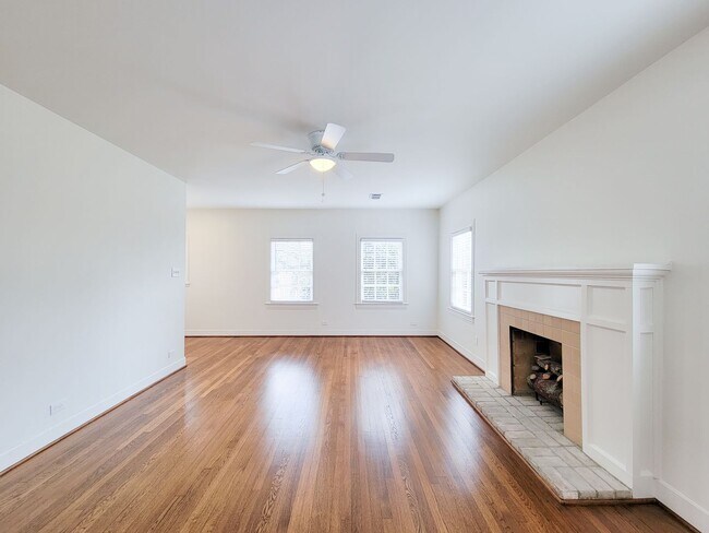 Building Photo - 1728 Hawthorne St