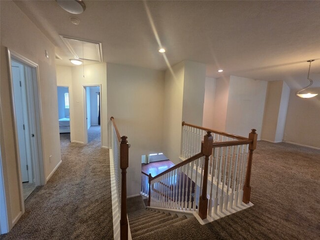 Building Photo - 2715 Riverhollow Ln