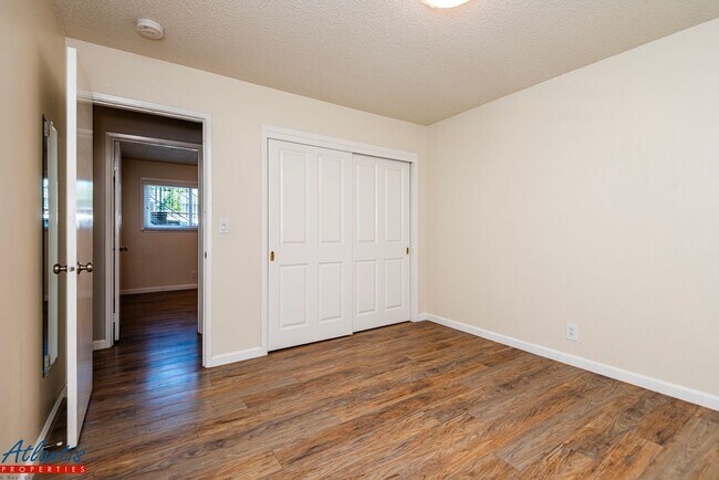 Building Photo - 768 Calderon Ave