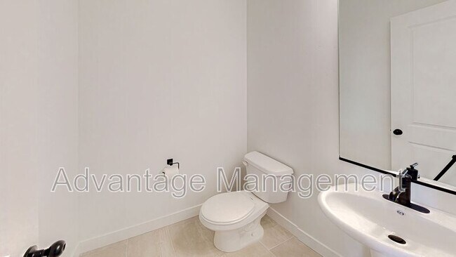 Building Photo - 7 S Moonlit Rd