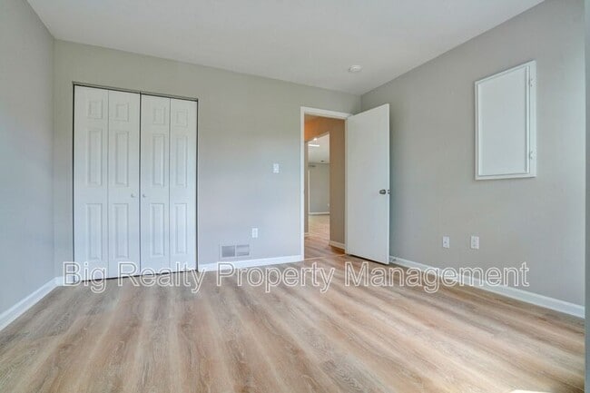 Building Photo - 1732 Rosewood Ct