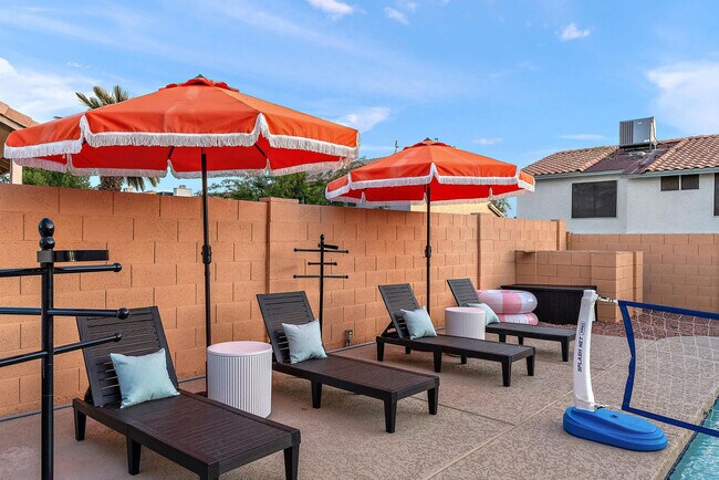 Building Photo - 7157 W Windrose Dr