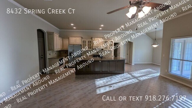 Building Photo - 8432 Spring Creek Ct