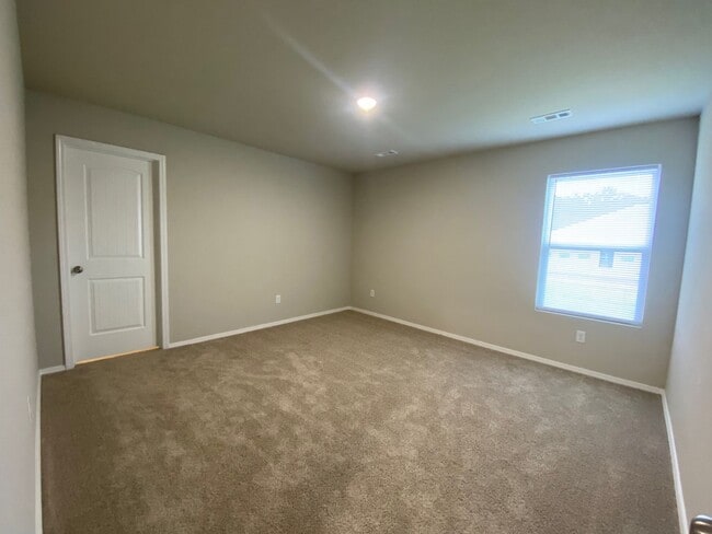 Building Photo - 4520 Olympic Dr