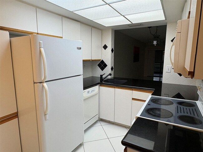 Building Photo - 2059 SW 15th St