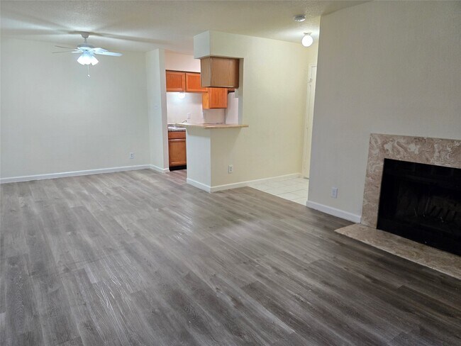 Building Photo - 7400 Bellerive Dr