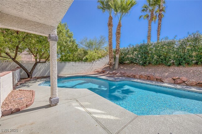 Building Photo - 8433 Dry Cliff Cir