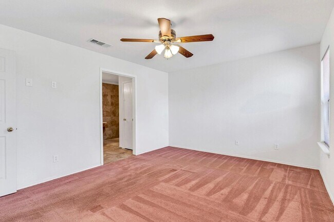 Building Photo - 721 Somerset Dr