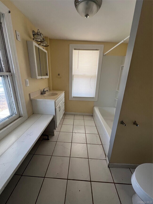 Building Photo - 955 NY-52