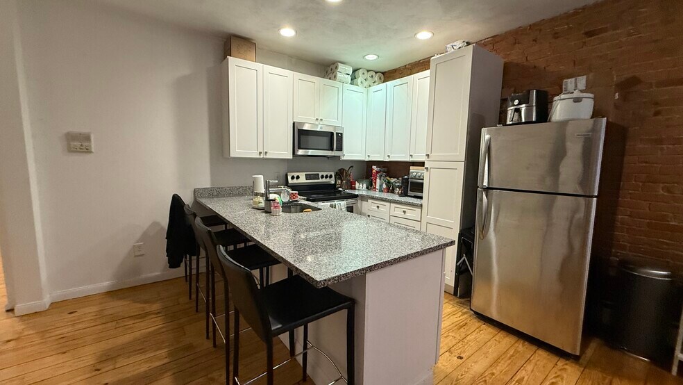 Building Photo - 74 Fenway