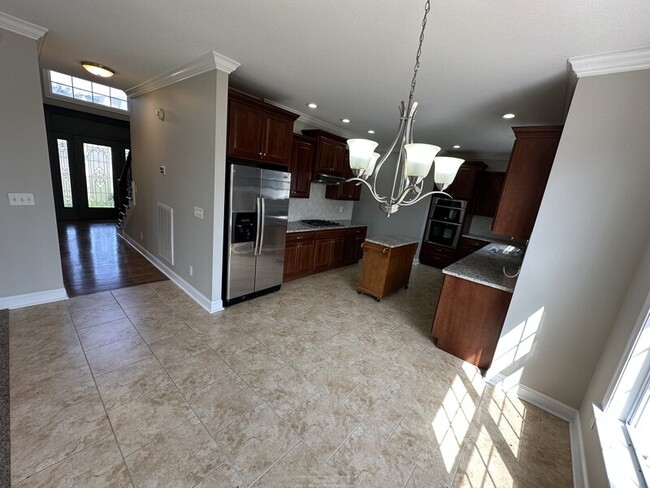 Building Photo - 5511 Ginkgo Rd