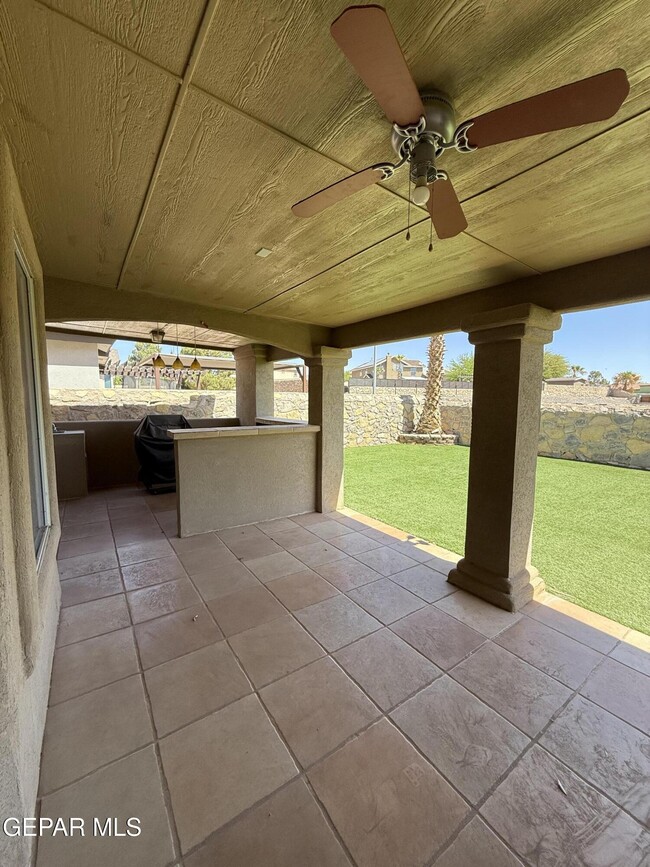 Building Photo - 12557 Paseo Lindo Dr