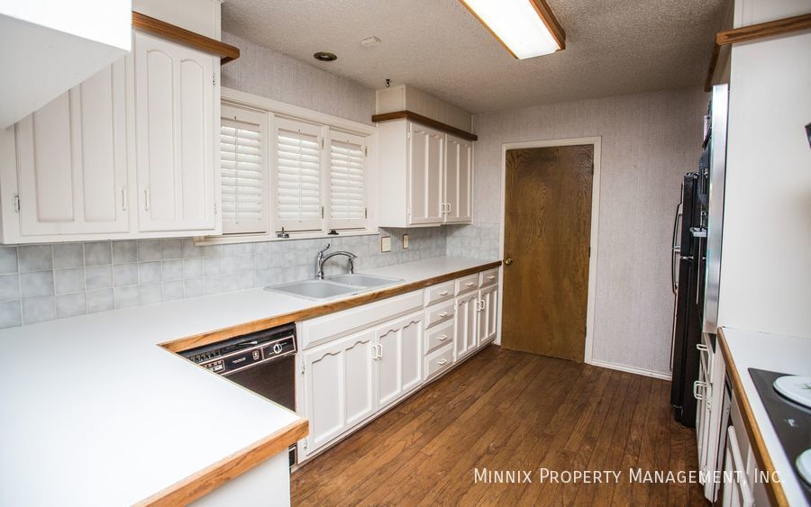 Building Photo - 7713 Lynnhaven Ave