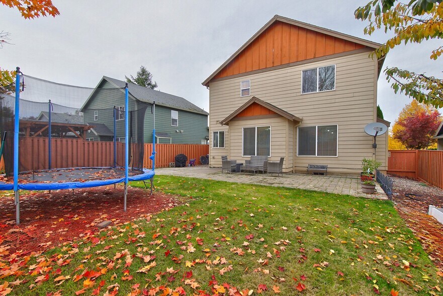 Building Photo - 17536 SW Parkway Ct