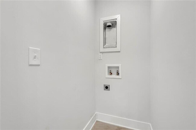 Building Photo - 1271 Lorenzo Dr SW
