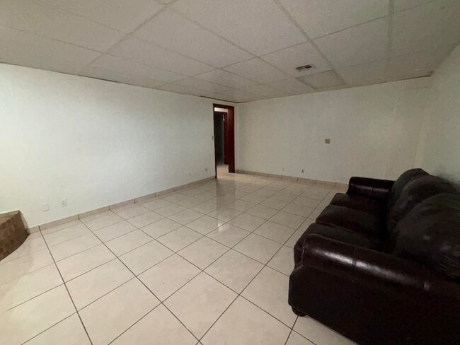 Building Photo - 1417 Matthew Dr