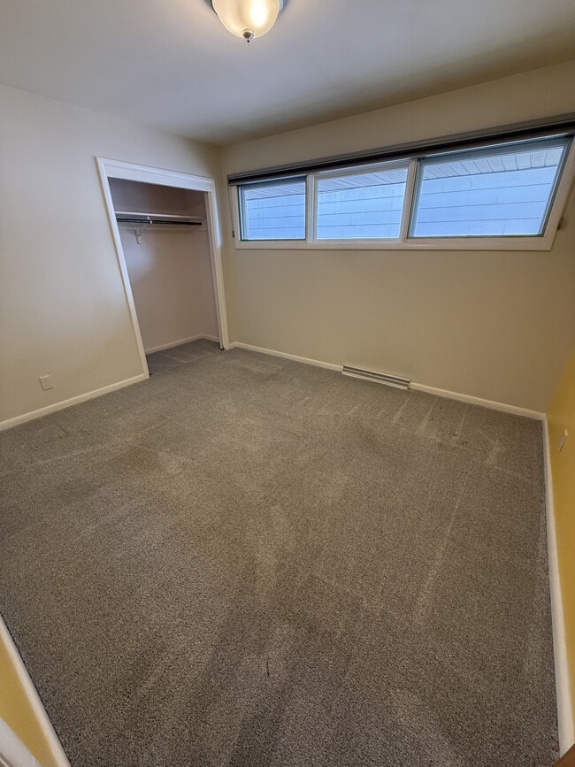 Building Photo - 3201 7th Ave S